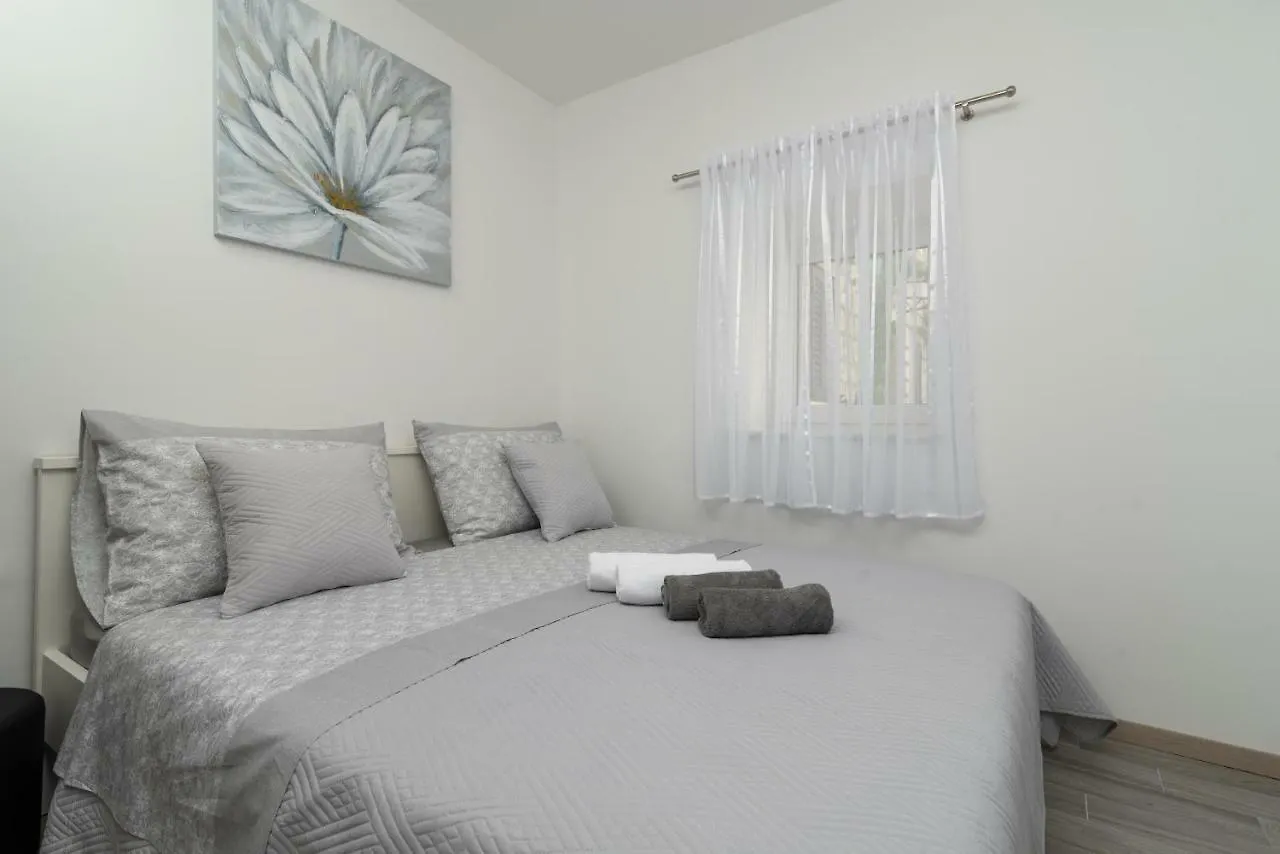 Apartmani Dalmacija Seget Vranjica