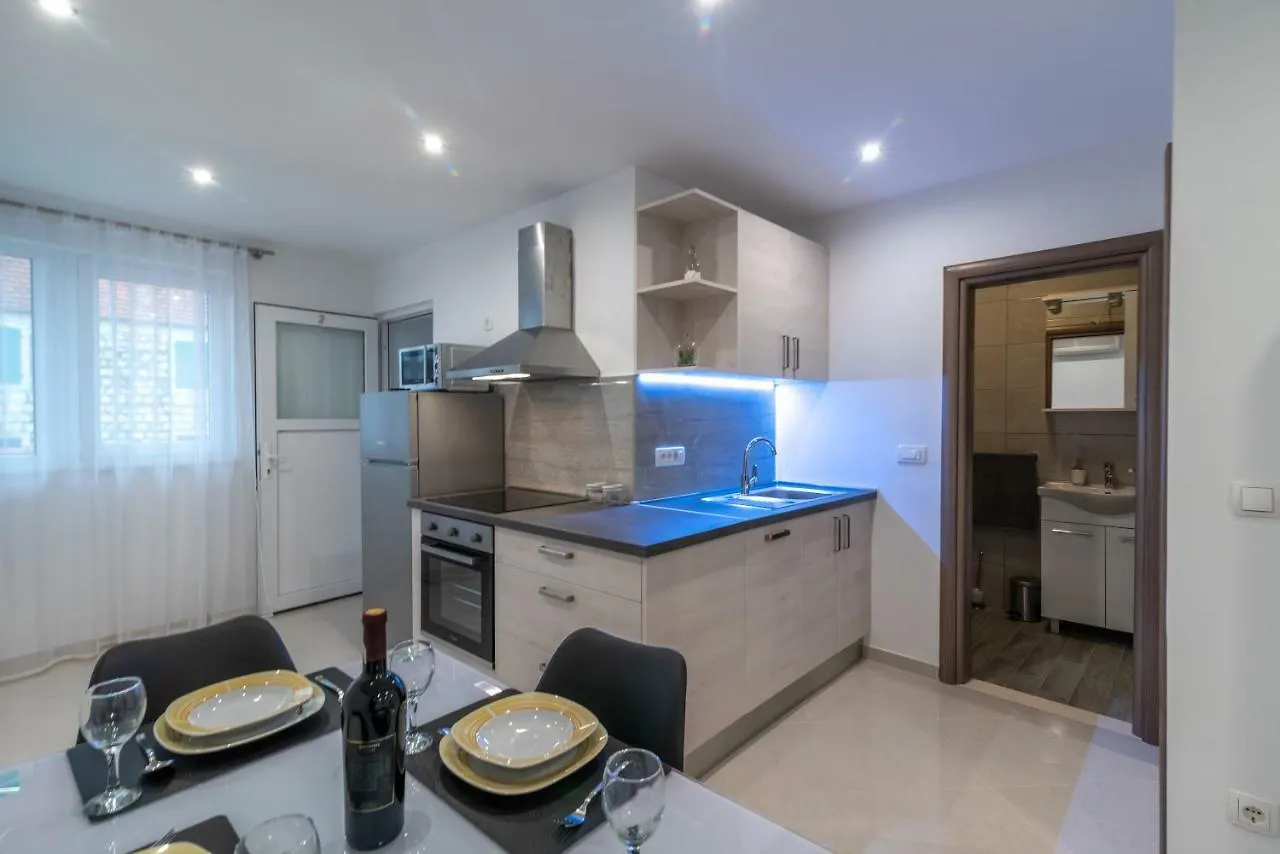 Apartmani Dalmacija Seget Vranjica 0*,